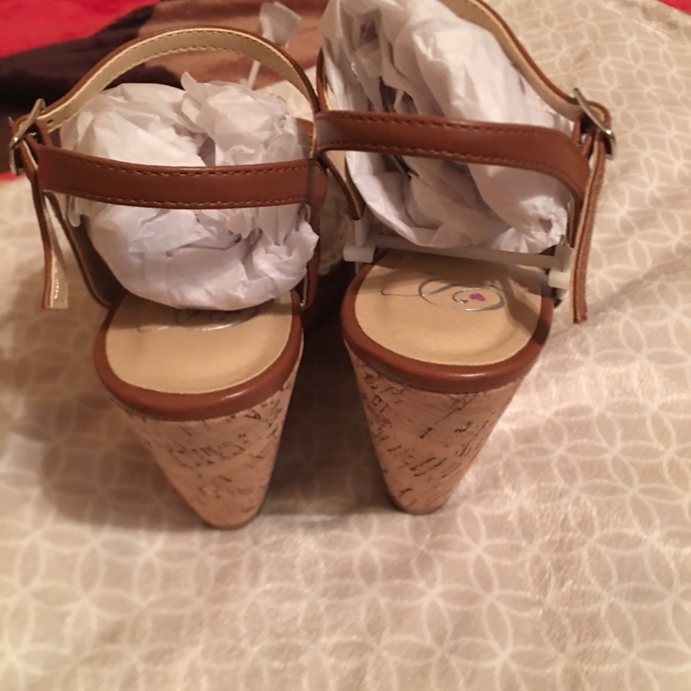 Sandals - Picture 4 of 4